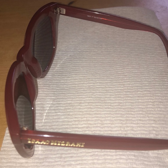 Isaac Mizrahi Red Sunglasses - Picture 2 of 2